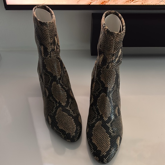 Stuart Weitzman Tan and Black Snake-Print Block Heel Ankle Boots - Picture 3 of 9